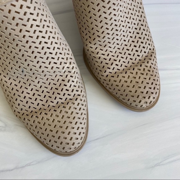 DOLCE VITA Perforated Kenli Pointed Toe Mules - Picture 3 of 13